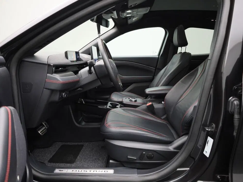 Ford Mustang Mach-E AWD 75 kWh uit 2023, foto 11