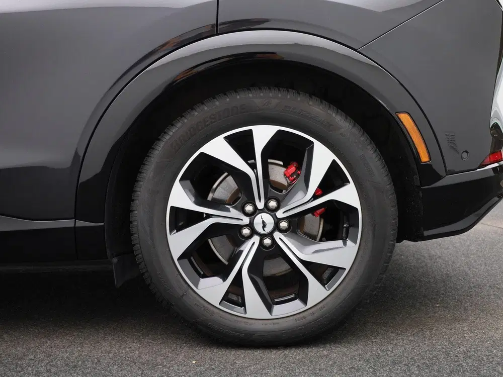 Ford Mustang Mach-E AWD 75 kWh uit 2023, foto 13