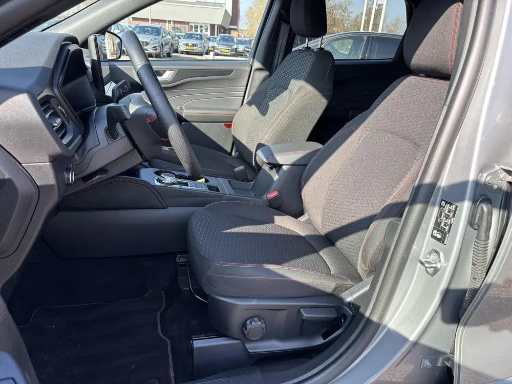 Ford Kuga 2.5 FHEV ST-Line uit 2025, foto 14
