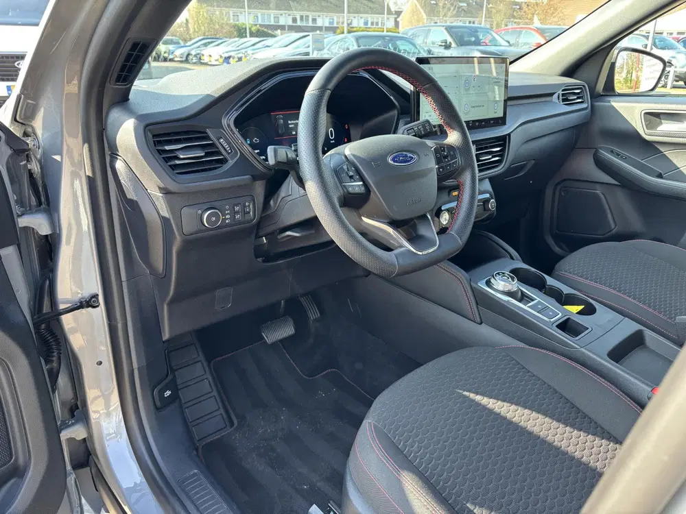 Ford Kuga 2.5 FHEV ST-Line uit 2025, foto 15