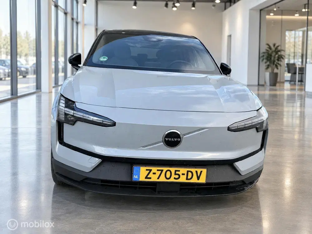 Volvo EX30 Single Motor Extended Range Plus 69 kWh uit 2024, foto 14