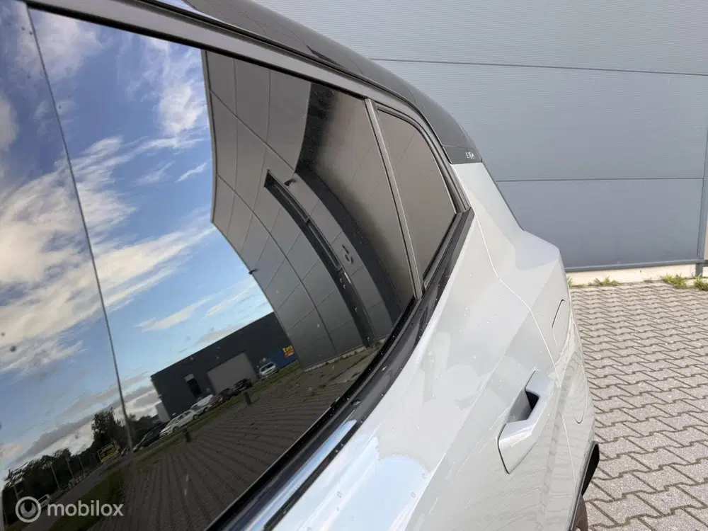 Volvo EX30 Single Motor Extended Range Plus 69 kWh uit 2024, foto 15