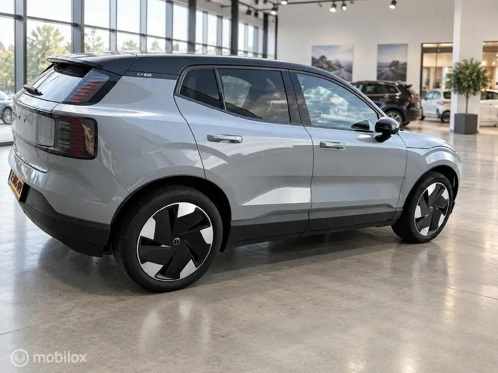 Volvo EX30 Single Motor Extended Range Plus 69 kWh uit 2024, foto 9