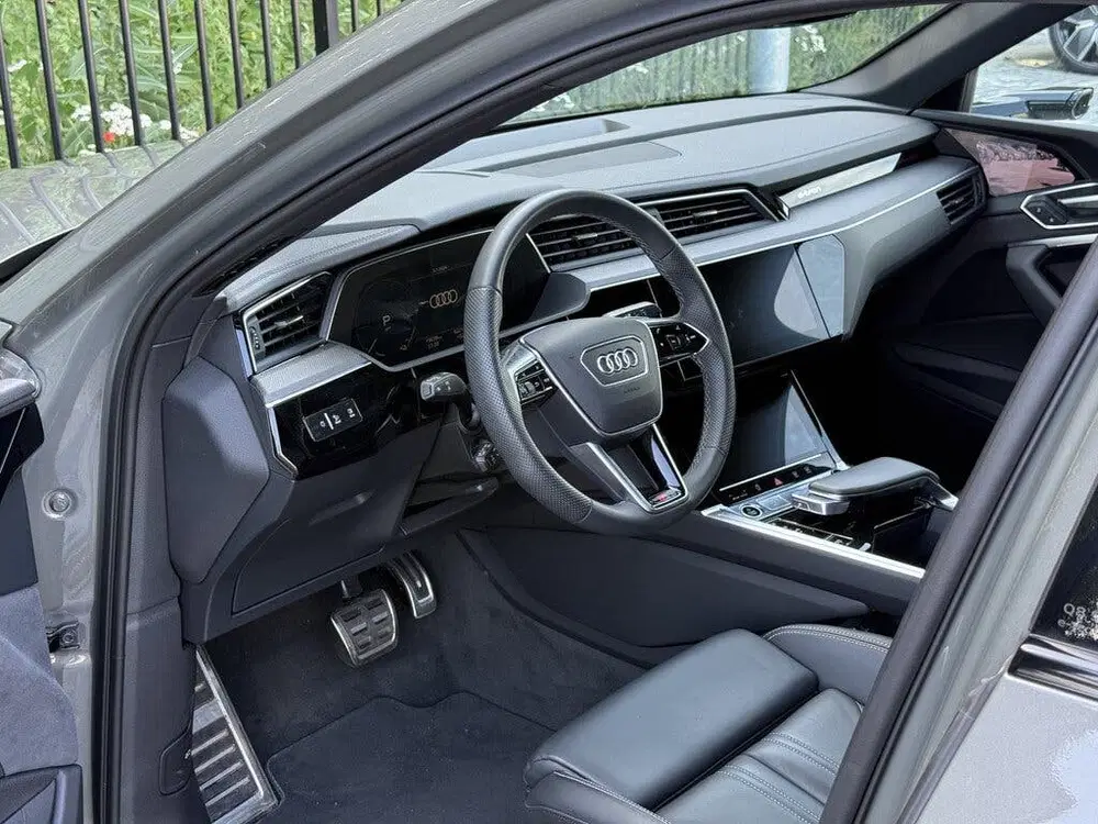 Audi Q8 55 quattro S Edition 115 kWh uit 2024, foto 2