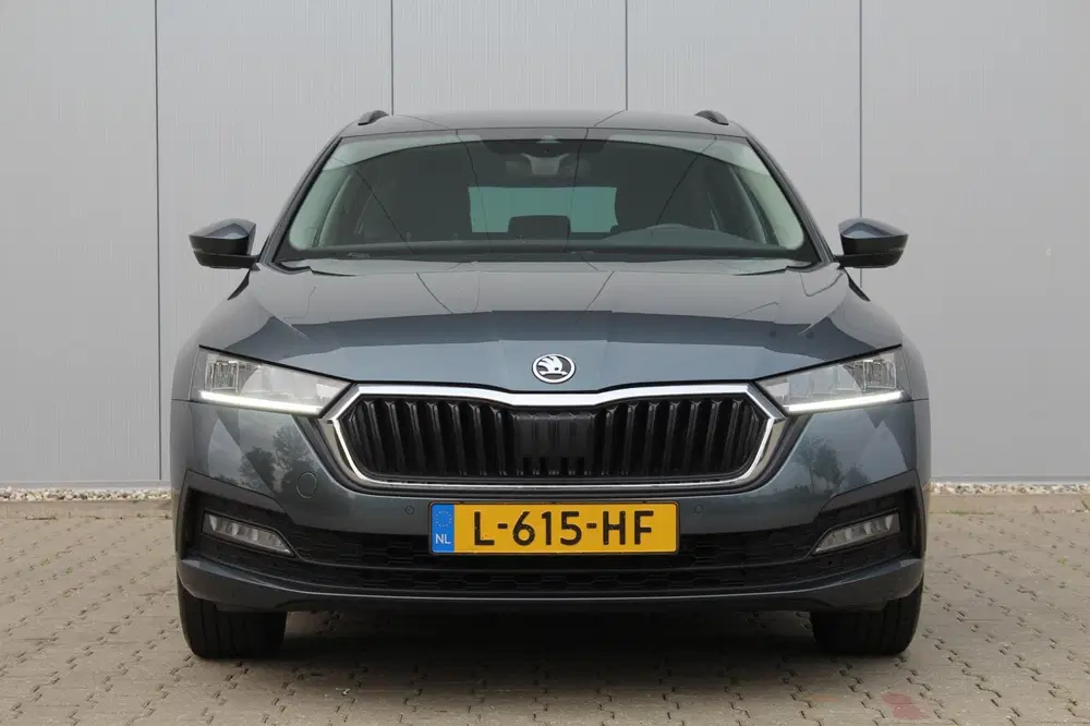Skoda Octavia 1.0 TSI Business Edition uit 2021, foto 2