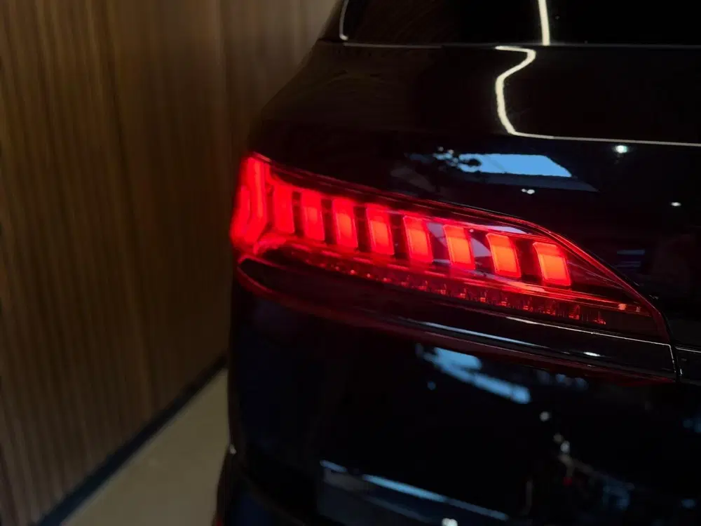 Audi Q7 55 TFSI Quattro SQ7 uitv uit 2023, foto 8