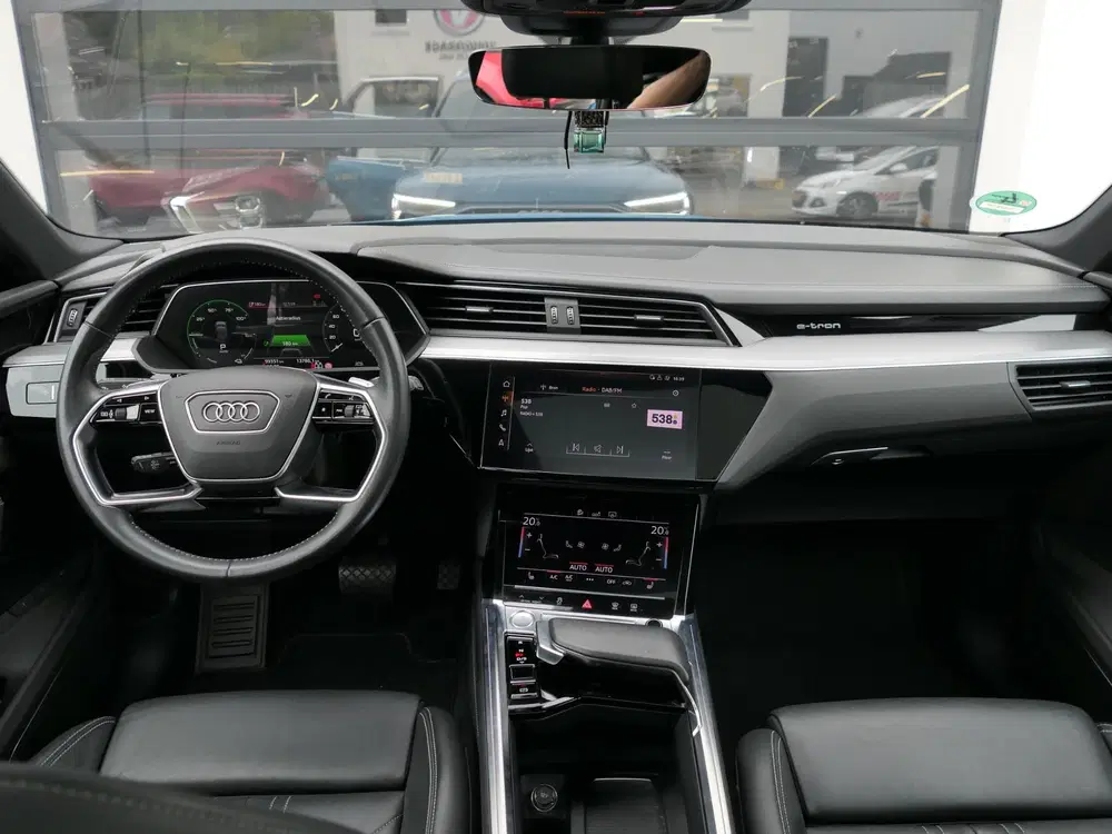 Audi e-tron e-tron 55 quattro advanced 95 kWh uit 2019, foto 4
