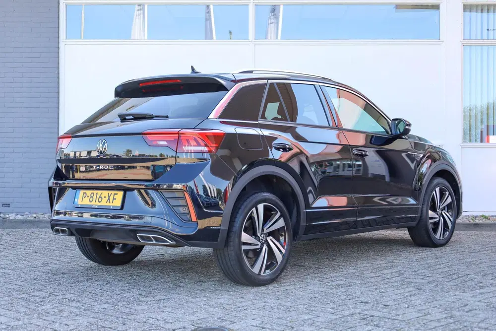 Volkswagen T-Roc 1.0 TSI 110pk R-Line uit 2022, foto 2