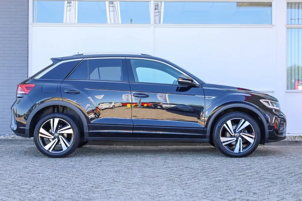 Volkswagen T-Roc 1.0 TSI 110pk R-Line uit 2022, foto 3