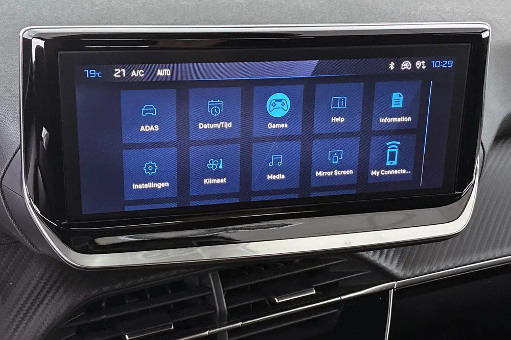 Peugeot 2008 1.2 Hybrid 145 Allure Keyless 360-Camera D uit 2026, foto 12