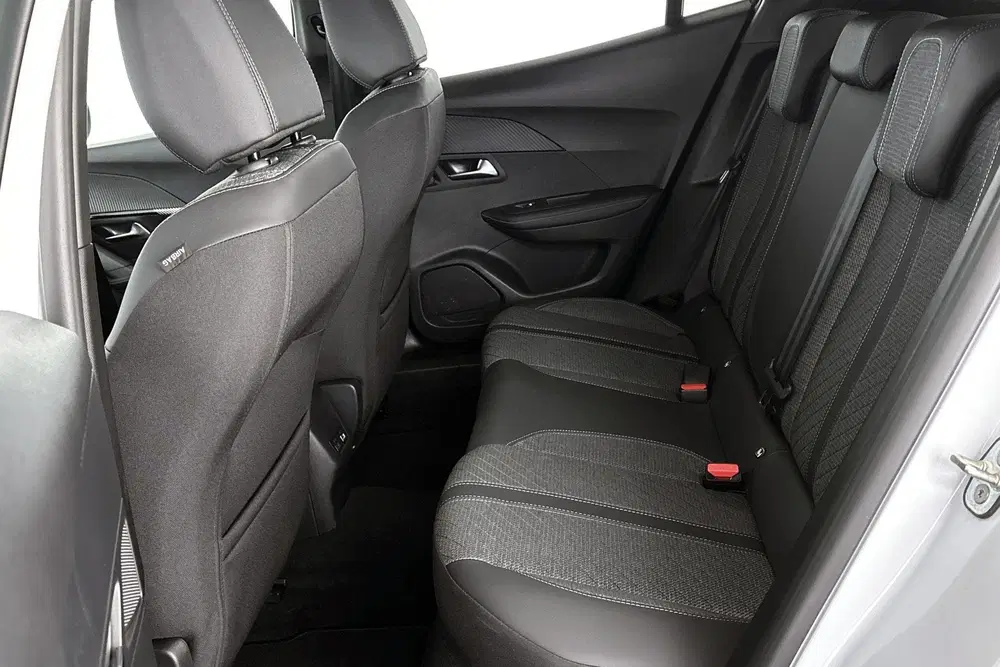 Peugeot 2008 1.2 Hybrid 145 Allure Keyless 360-Camera D uit 2026, foto 8