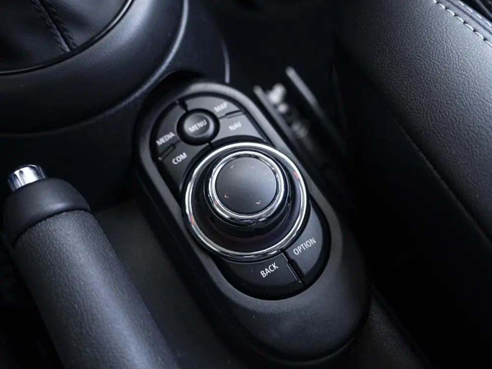 Mini Cooper Cooper Aut. Classic + 16" LM Victory Spoke uit 2022, foto 14