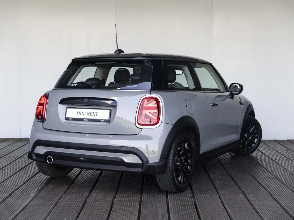 Mini Cooper Cooper Aut. Classic + 16" LM Victory Spoke uit 2022, foto 2