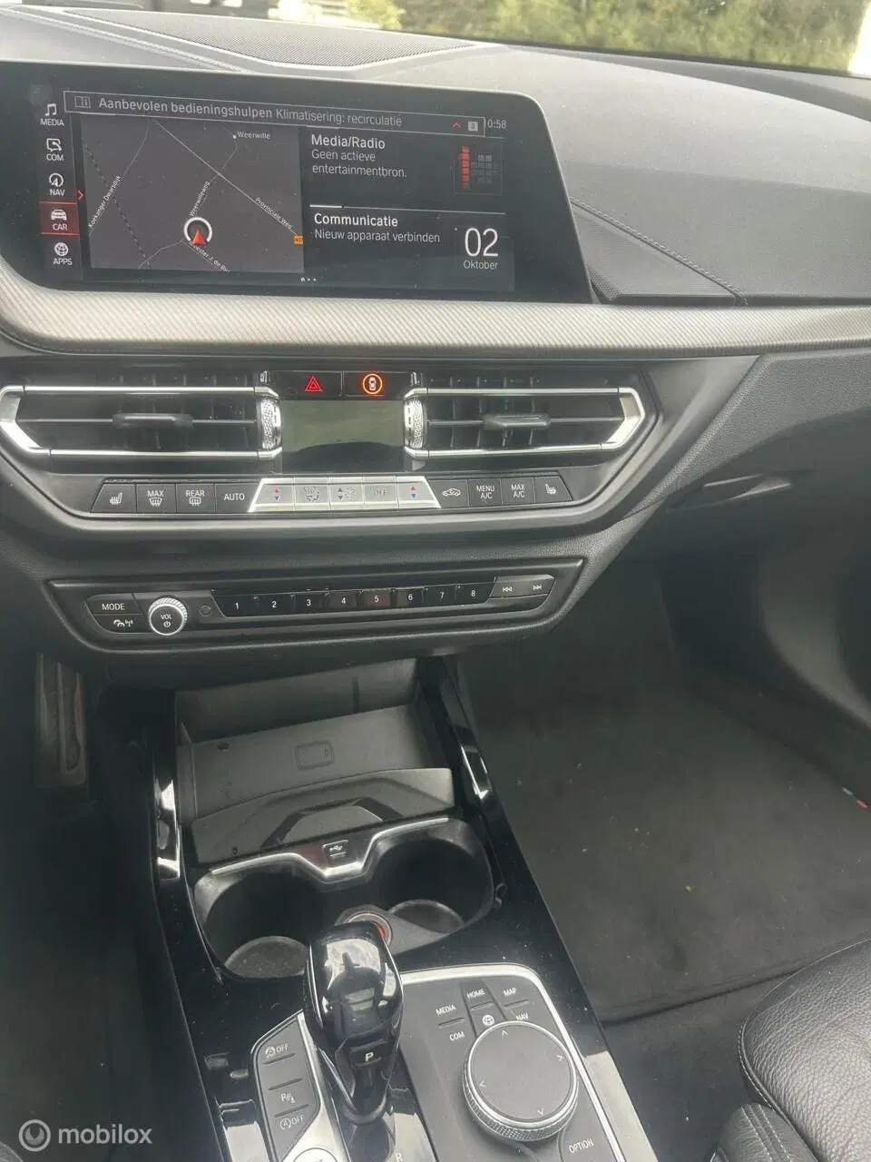 BMW 1-serie 120d xDrive High Executive Edition uit 2020, foto 13