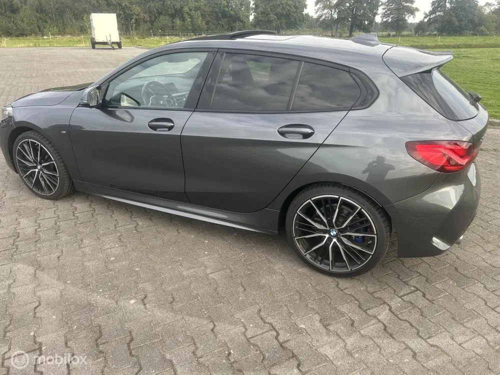 BMW 1-serie 120d xDrive High Executive Edition uit 2020, foto 6