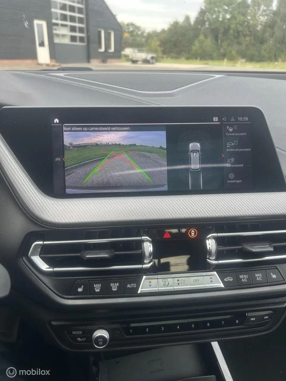 BMW 1-serie 120d xDrive High Executive Edition uit 2020, foto 8
