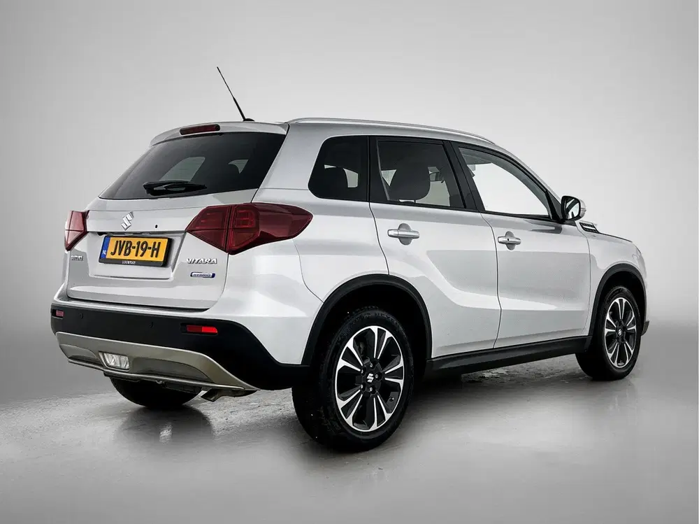 Suzuki Vitara 1.4 Boosterjet Style Smart Hybrid uit 2022, foto 2