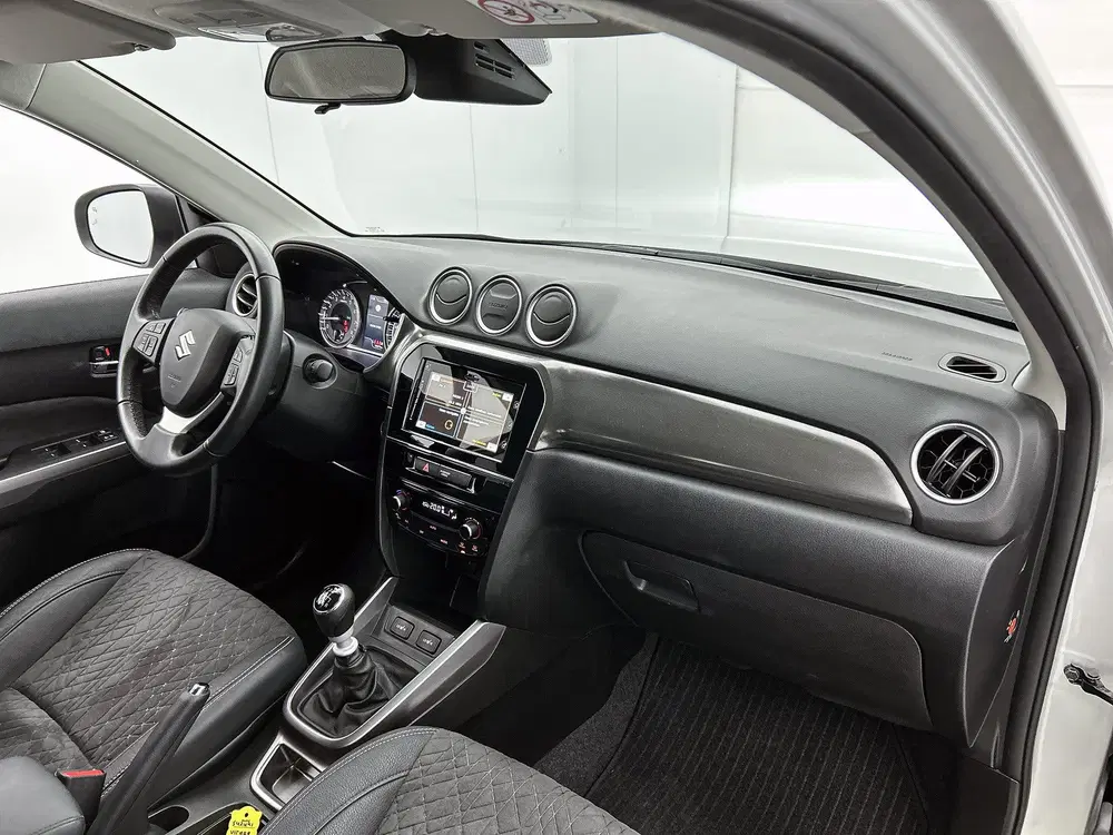 Suzuki Vitara 1.4 Boosterjet Style Smart Hybrid uit 2022, foto 6