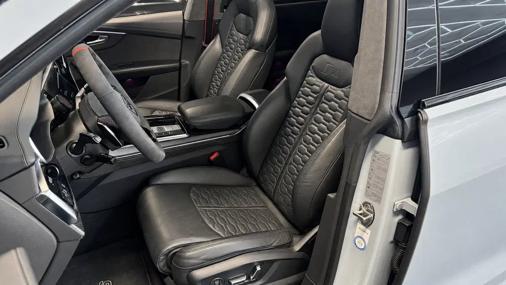 Audi RS Q8 4.0 TFSI quattro RS Dynamic+ uit 2022, foto 7