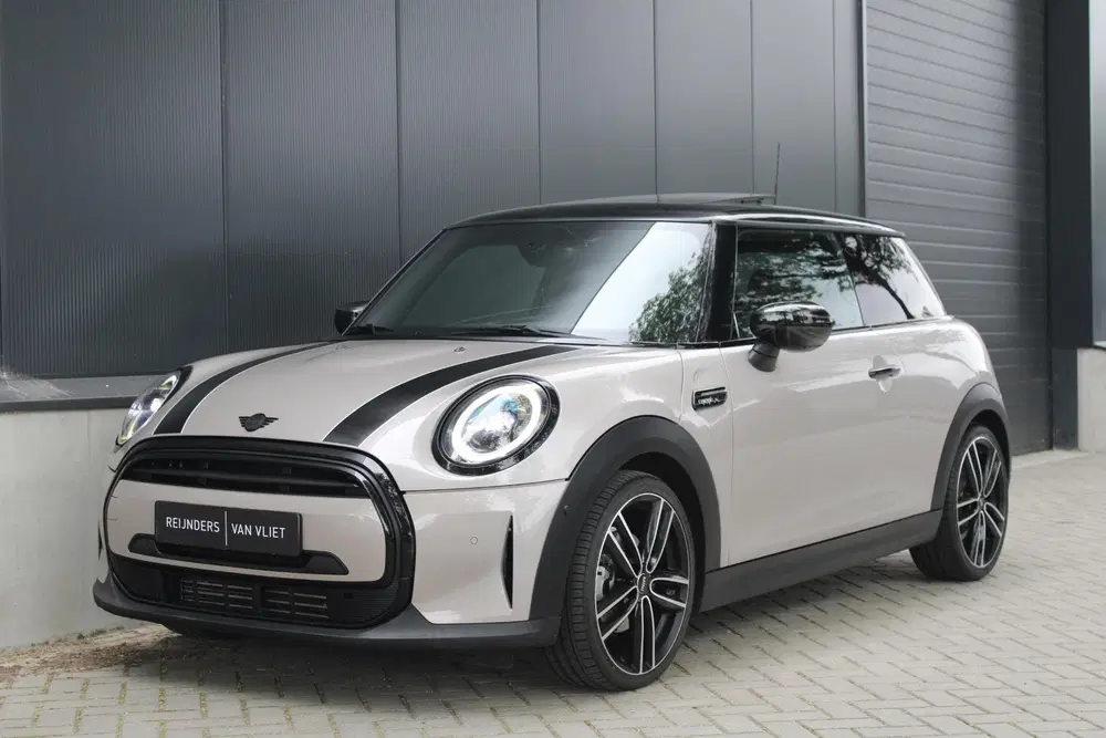 Mini Cooper 1.5 Camden Edition uit 2021, foto 15