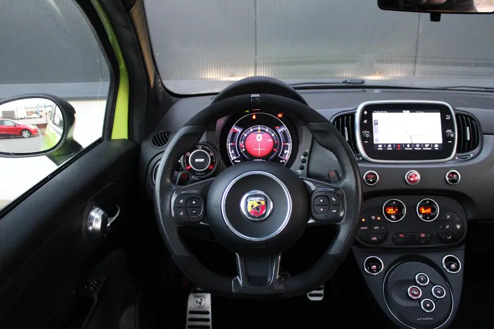 Abarth 595 Competizione 70th Anniversary 1.4 T-Jet uit 2020, foto 5