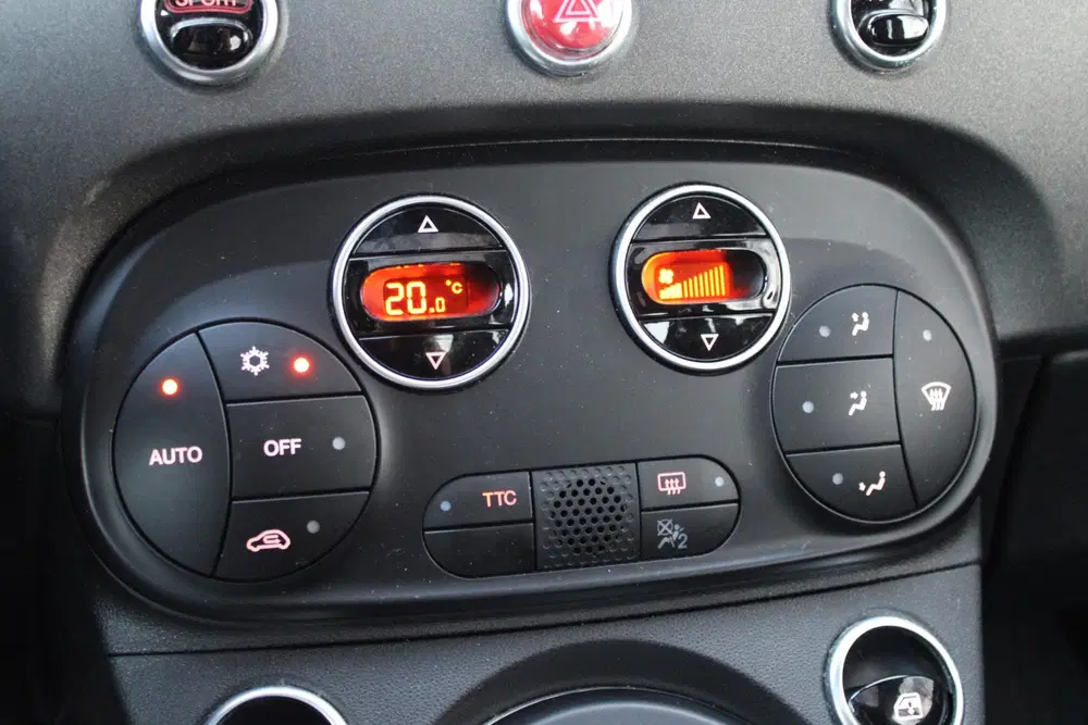 Abarth 595 Competizione 70th Anniversary 1.4 T-Jet uit 2020, foto 9