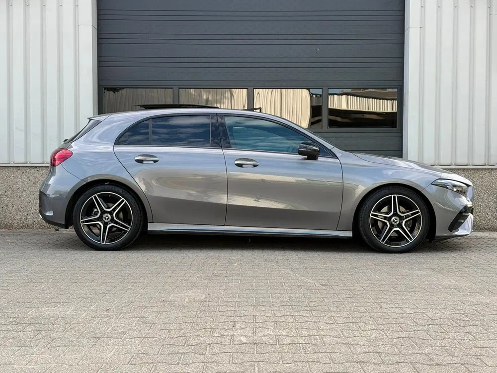 Mercedes-Benz A-Klasse 180 Star Edition AMG Line LIMITED Fab uit 2025, foto 6