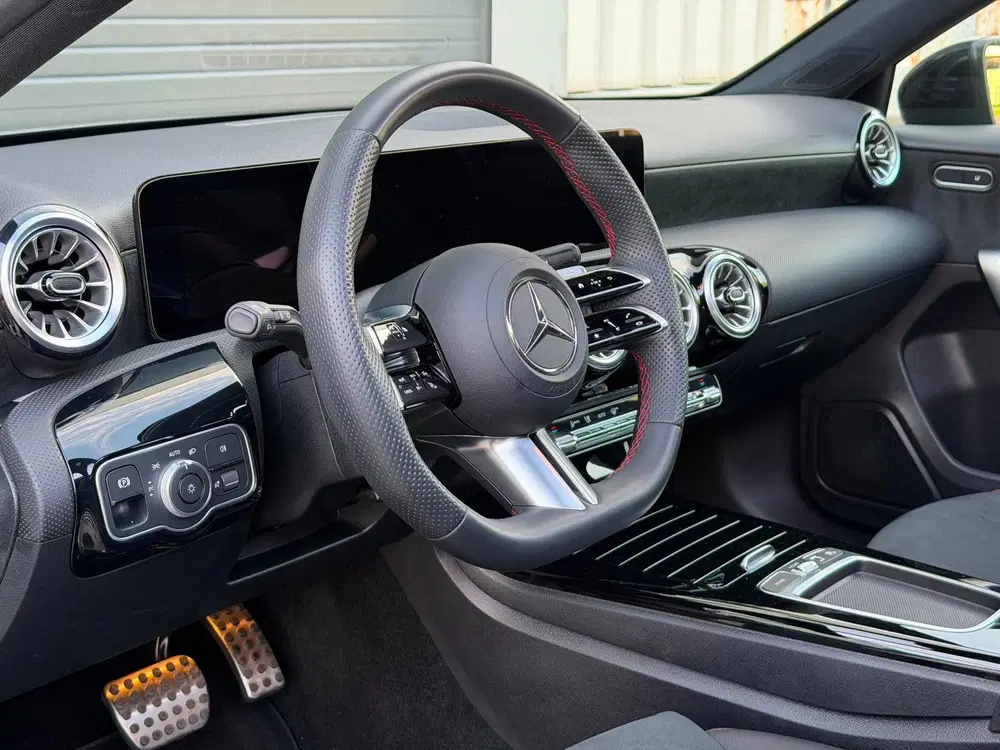 Mercedes-Benz A-Klasse 180 Star Edition AMG Line LIMITED Fab uit 2025, foto 9