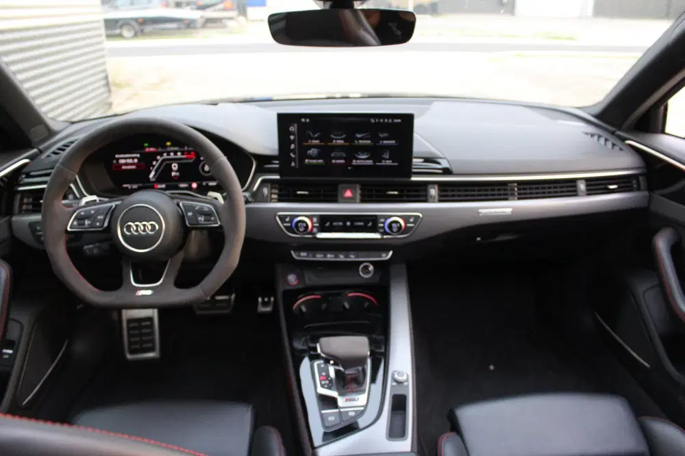 Audi A4 2.9 TFSI RS 4 quattro uit 2020, foto 2