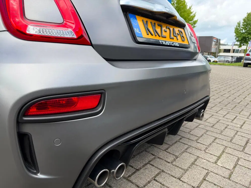 Fiat 500 1.4 T-Jet Abarth Turismo 70th Anniversary uit 2020, foto 12