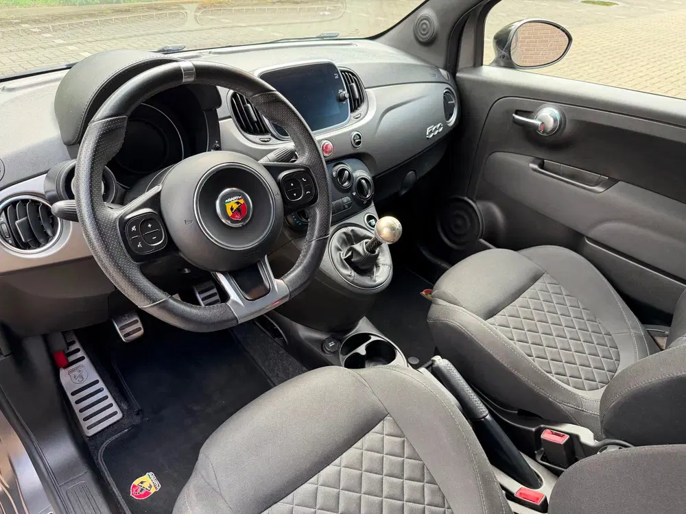 Fiat 500 1.4 T-Jet Abarth Turismo 70th Anniversary uit 2020, foto 2