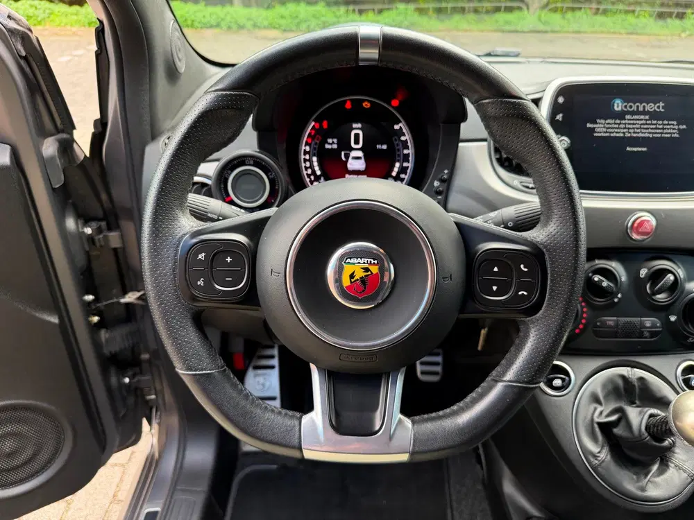 Fiat 500 1.4 T-Jet Abarth Turismo 70th Anniversary uit 2020, foto 7