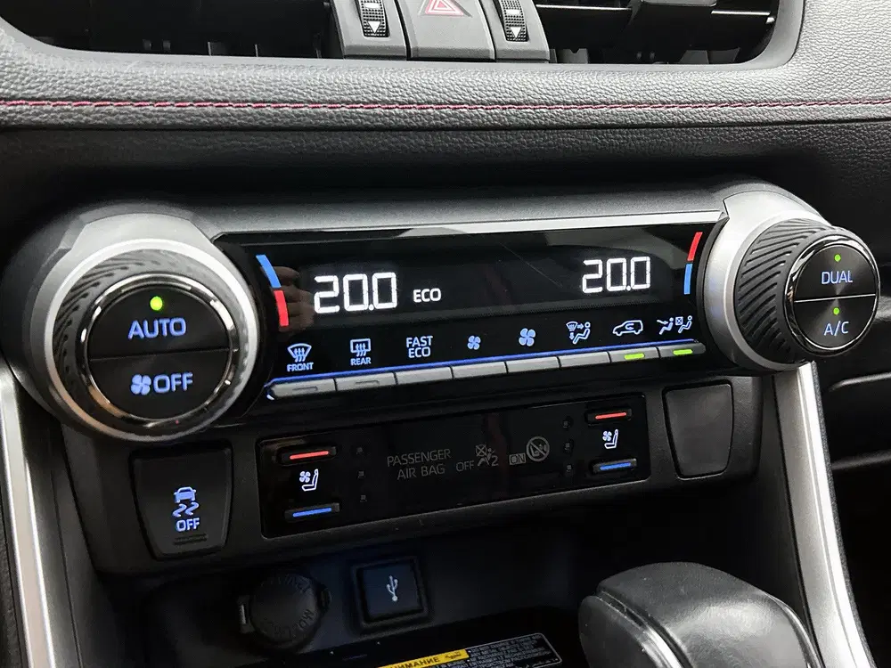 Toyota RAV 4 2.5 Plug-in Hybrid AWD Bi-Tone Plus uit 2021, foto 11