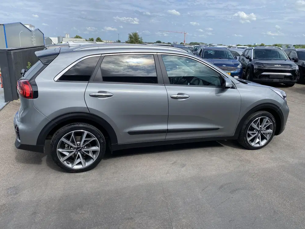 Kia Niro 1.6 GDi Hybrid DynamicLine Plus Navigatie uit 2022, foto 11