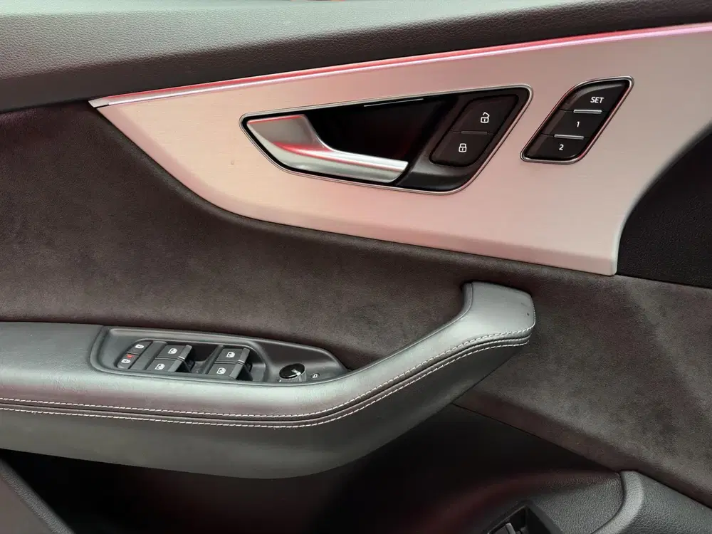 Audi Q8 55 TFSI-e Quattro Pro Line uit 2021, foto 15