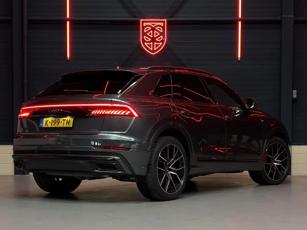Audi Q8 55 TFSI-e Quattro Pro Line uit 2021, foto 2