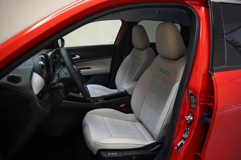 Fiat 600e La Prima 54 kWh 3-Fase [ Massage Stoel Nav uit 2024, foto 10