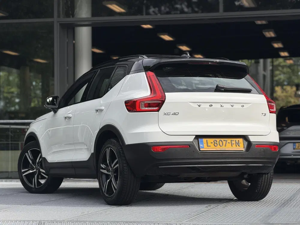 Volvo XC40 1.5 T3 R-Design uit 2021, foto 6
