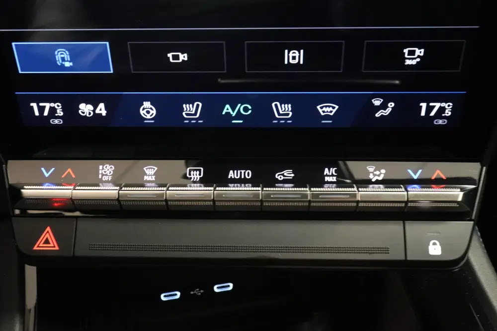 Renault Rafale 1.2 E-Tech 4x4 plug-in hybrid 300 atelier uit 2024, foto 14