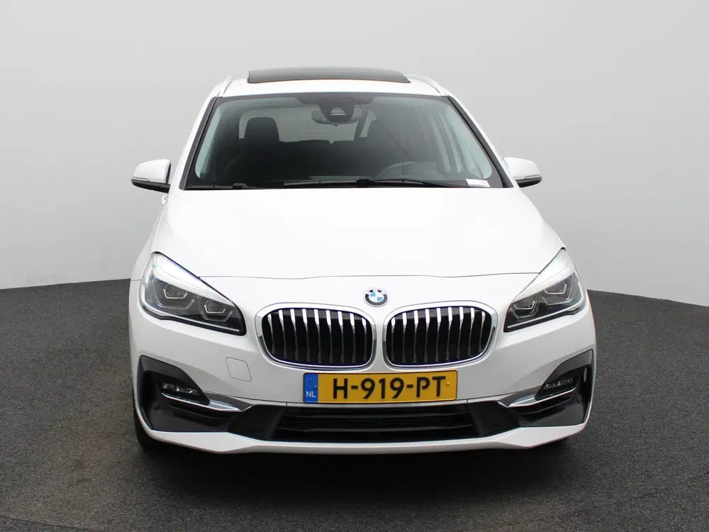BMW 2-serie 218i 7p. High Executive Edition uit 2020, foto 3