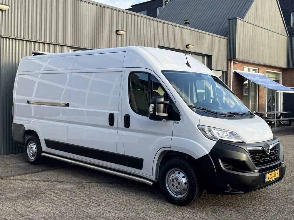Opel Movano 2.2D 140 L3H2 Kastinrichting Airco Cruise uit 2023