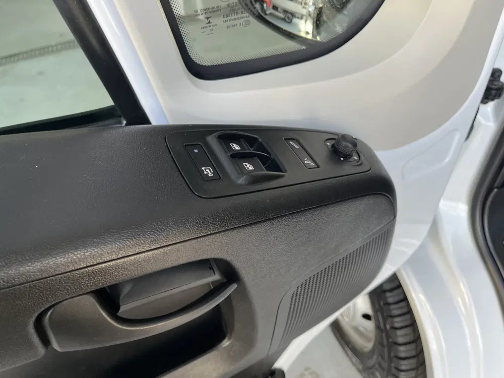 Opel Movano 2.2D 140 L3H2 Kastinrichting Airco Cruise uit 2023, foto 10