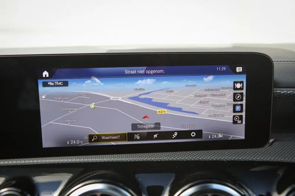 Mercedes-Benz CLA 250 e Luxury Line uit 2023, foto 14