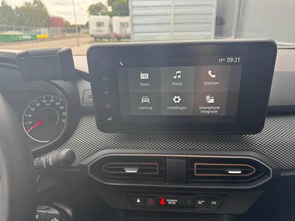 Dacia Sandero 1.0 TCe 90 Journey uit 2025, foto 10