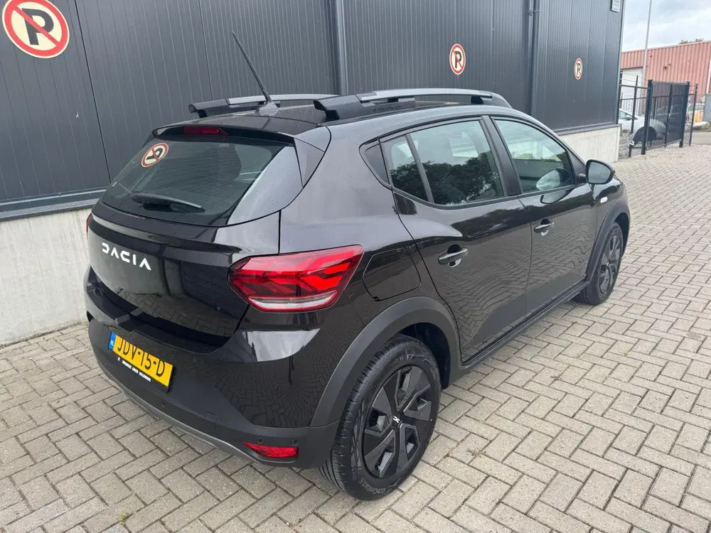 Dacia Sandero 1.0 TCe 90 Journey uit 2025, foto 5