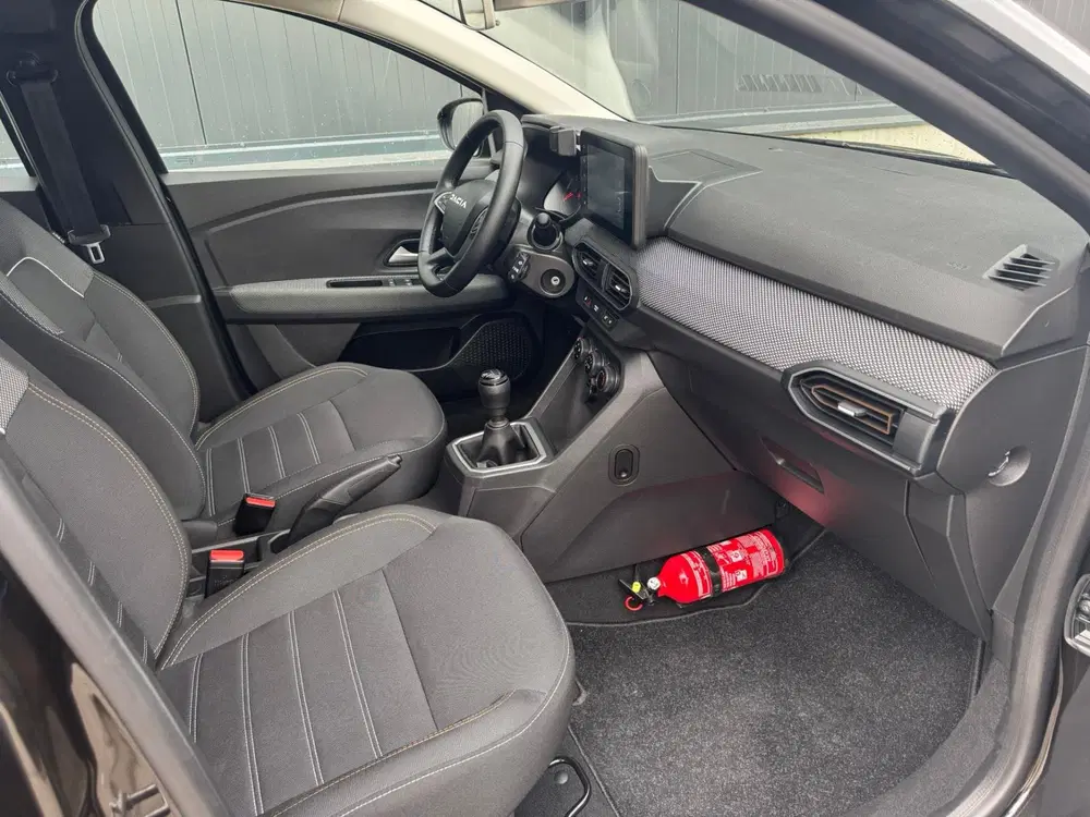 Dacia Sandero 1.0 TCe 90 Journey uit 2025, foto 8