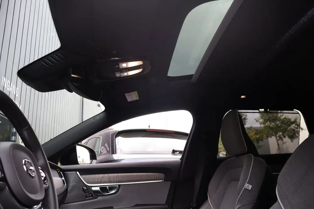 Volvo V90 2.0 T8 Plug-in hybrid AWD Plus Dark uit 2022, foto 15