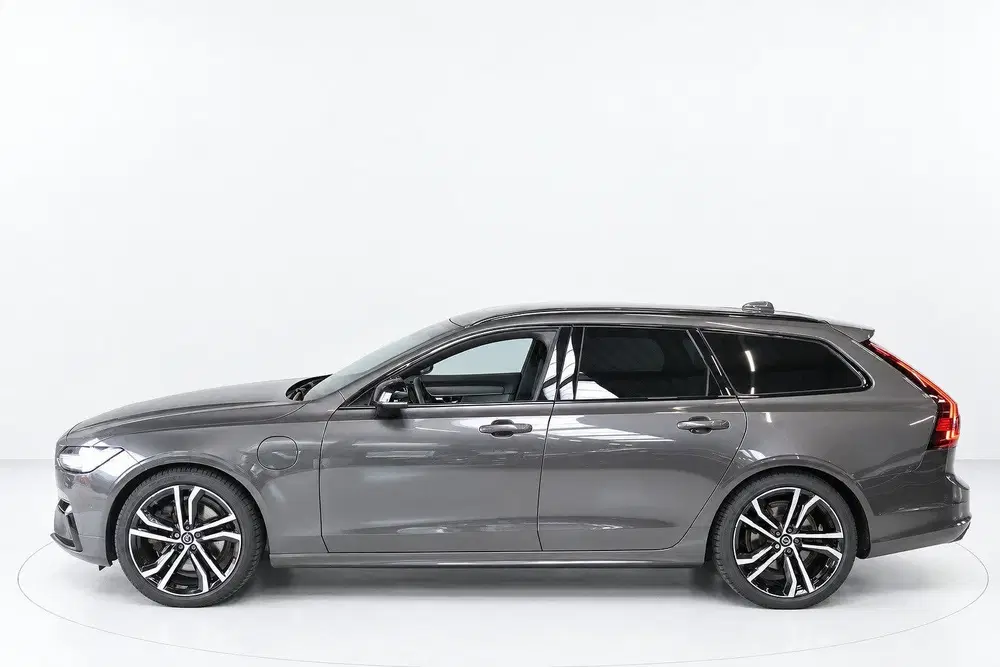 Volvo V90 2.0 T8 Plug-in hybrid AWD Plus Dark uit 2022, foto 2