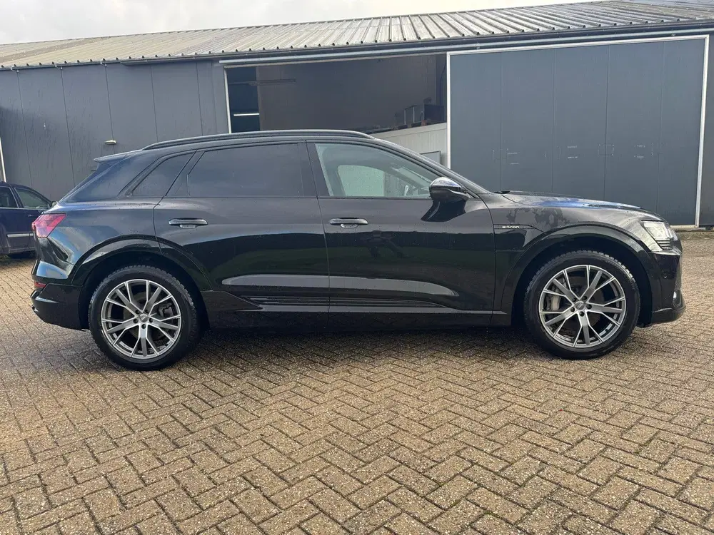 Audi e-tron 50 Quattro 313pk 2019 Zwart uit 2019, foto 2