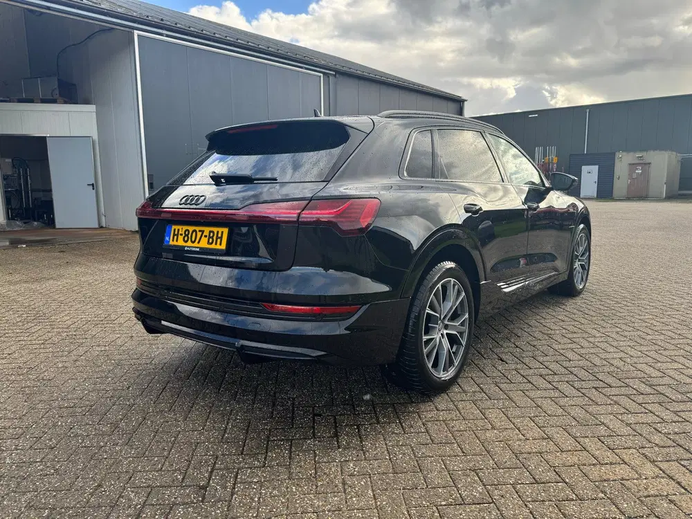 Audi e-tron 50 Quattro 313pk 2019 Zwart uit 2019, foto 3